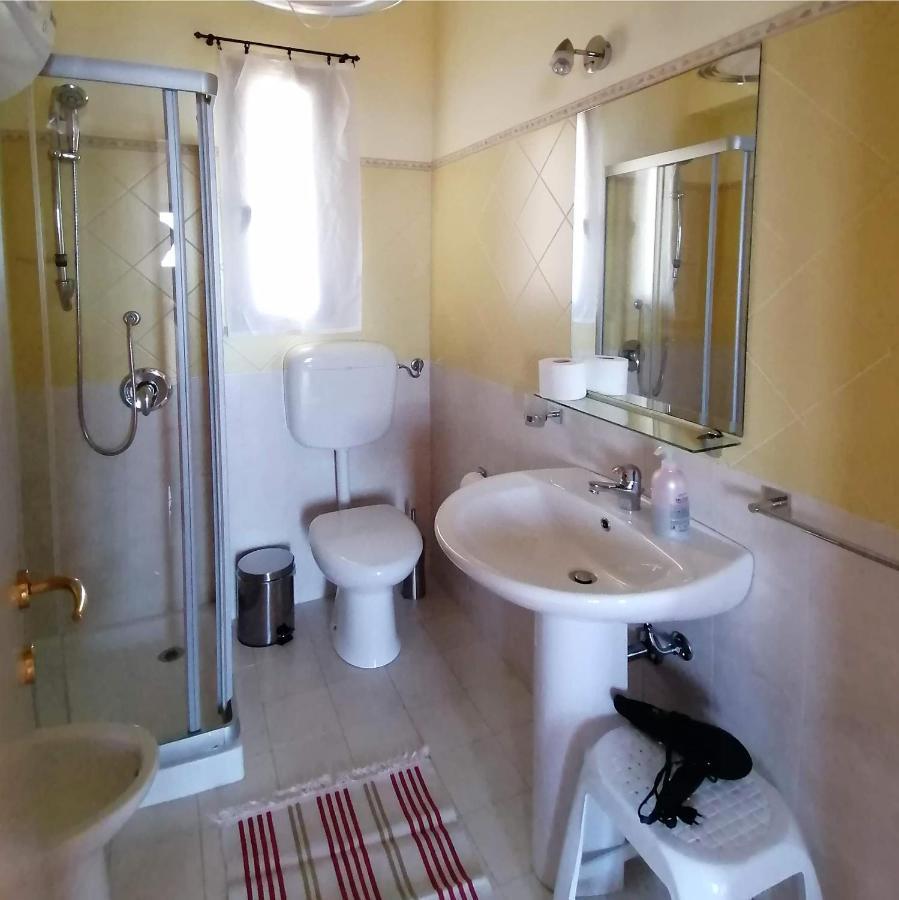 Apartment Saro & Tea Кастель-ди-Туса Экстерьер фото